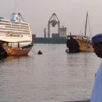 KİV: Hörmüz boğazında minə yaxın gəmi yığılıb