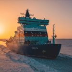 Arktika bölgəsinə maraq buzlu sularda yol açan buzqıran gəmilərə ehtiyacı artırır